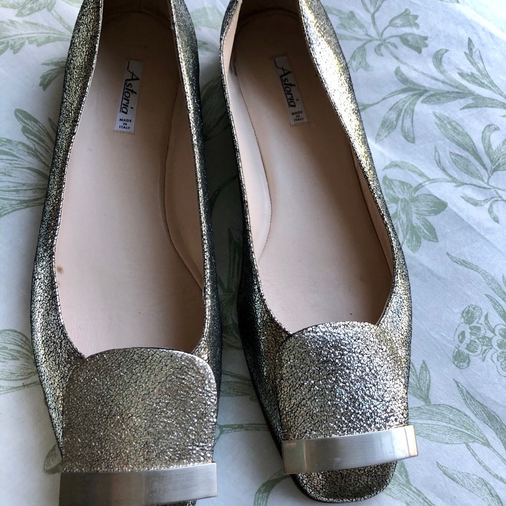 Women’s dressy flats